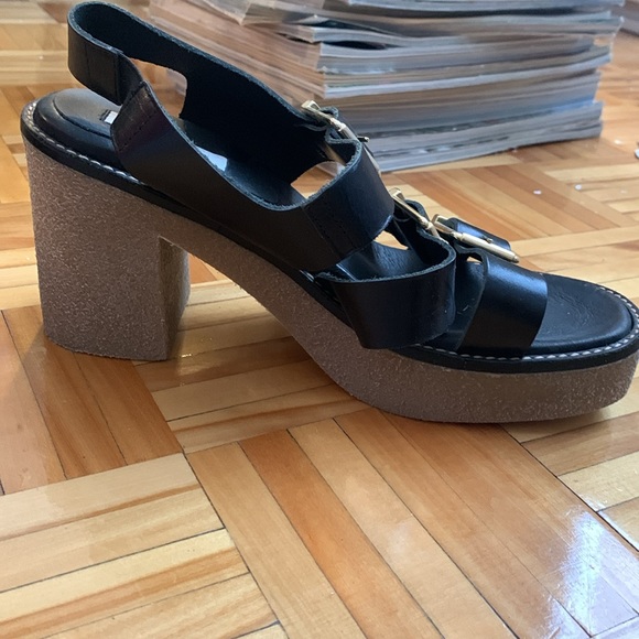 Platform sandals - Picture 3 of 3